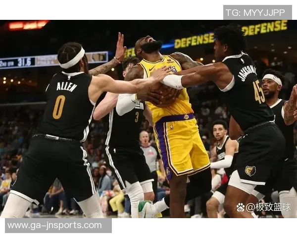 湖人队在2008年12月23日对阵灰熊的精彩比赛回顾与分析